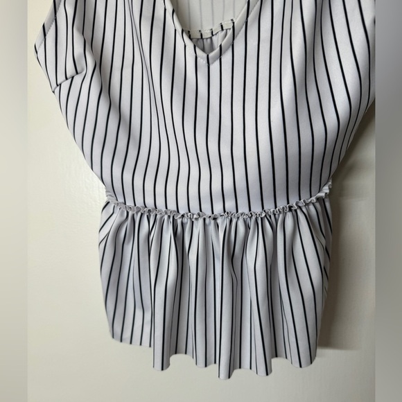 Kortni Jeane White Black Striped Peplum Bikini Swim Swimmers Top Size Small - Picture 6 of 12